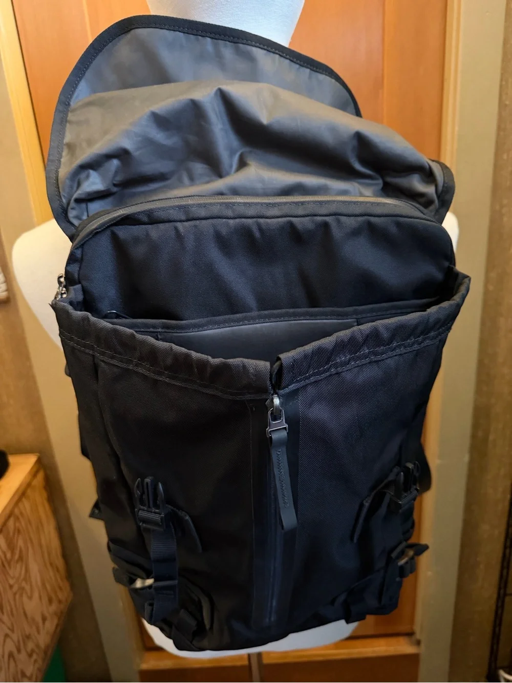 Victorinox Altmont 3.0 Flip Over Drawstring Laptop Backpack Black